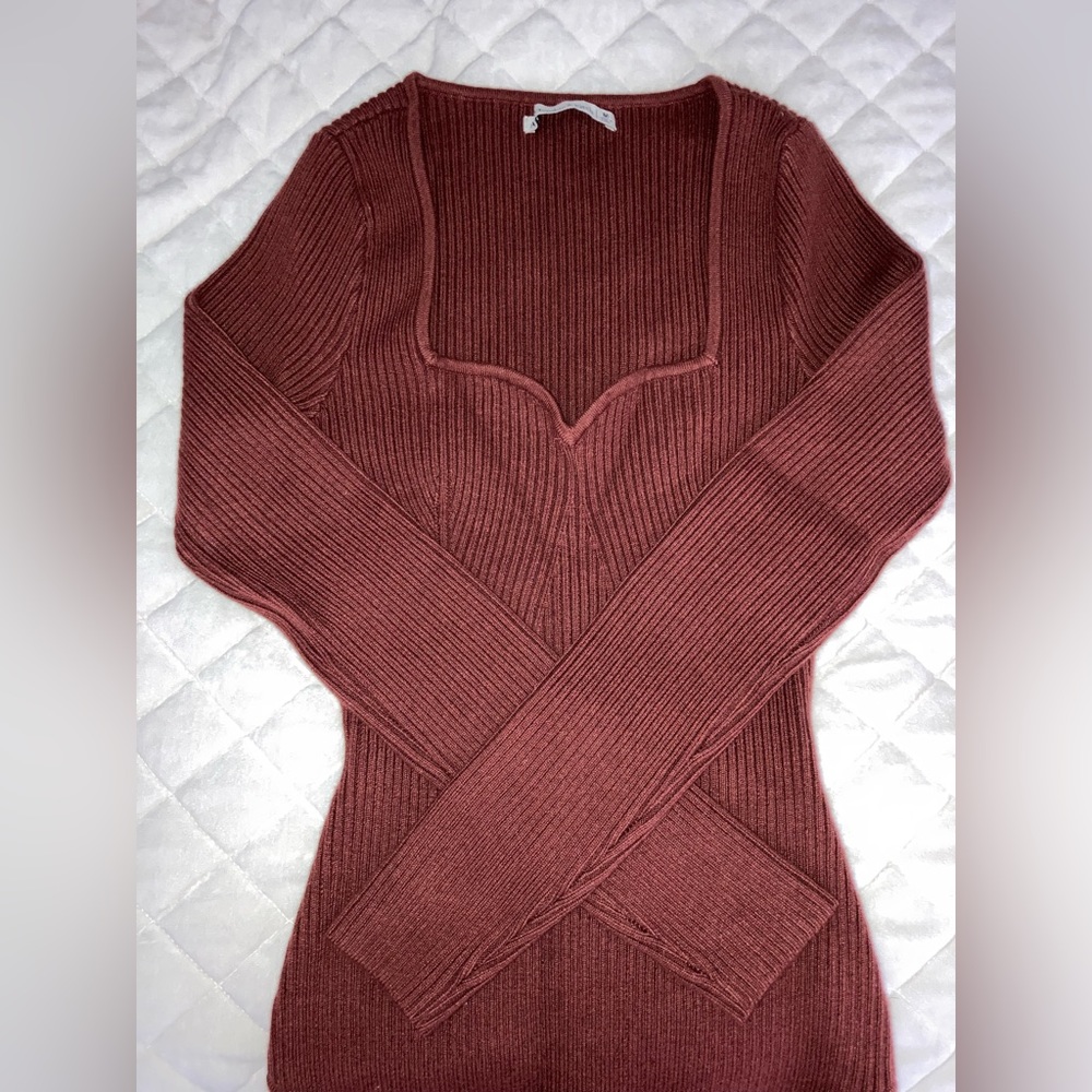 #135. 🆕 NWOT, Abercrombie & Fitch Long-Sleeve Ribbed Sweetheart Neck Bodysuit